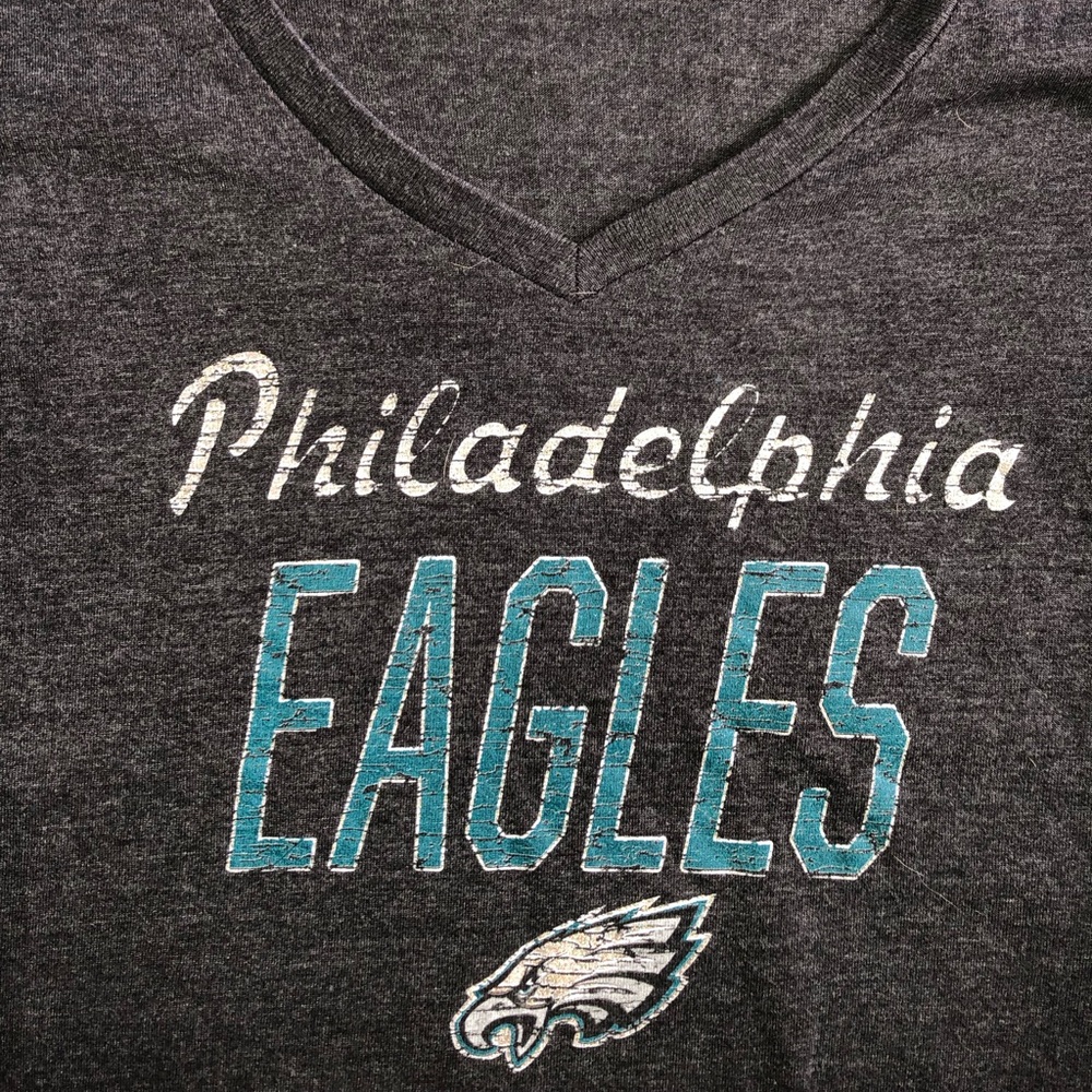 Philadelphia Eagles V-Neck T-Shirt vintage style women junior fly birds